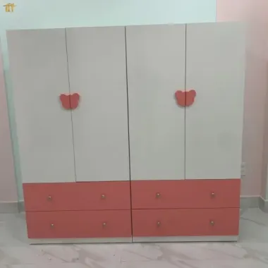 Tủ đồ trong phòng ngủ